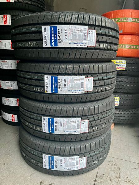 Lốp xe Kumho 255/65R17 HT51 110T