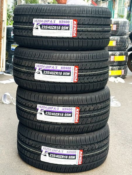 Lốp xe Kenda 235/40R18 KR400 (ZR, lốp có hiệu suất cao)