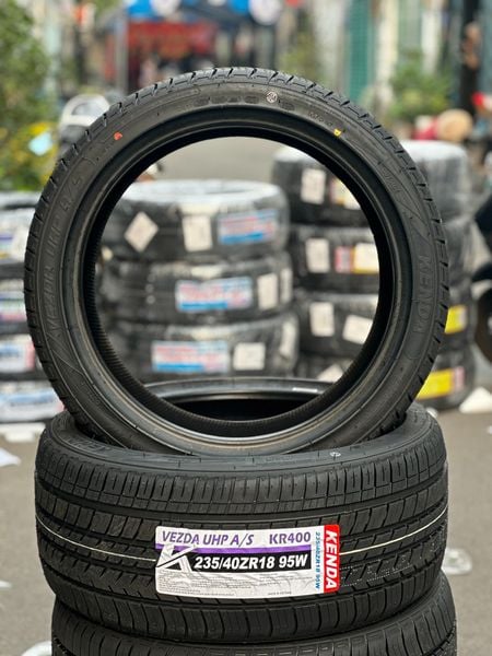 Lốp xe Kenda 235/40R18 KR400 (ZR, lốp có hiệu suất cao)