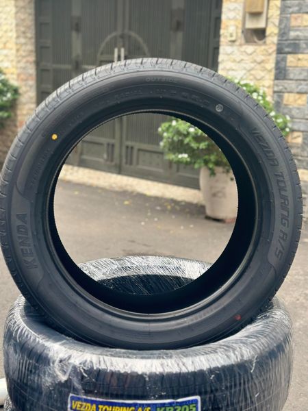 Lốp xe Kenda 225/50R18 KR205