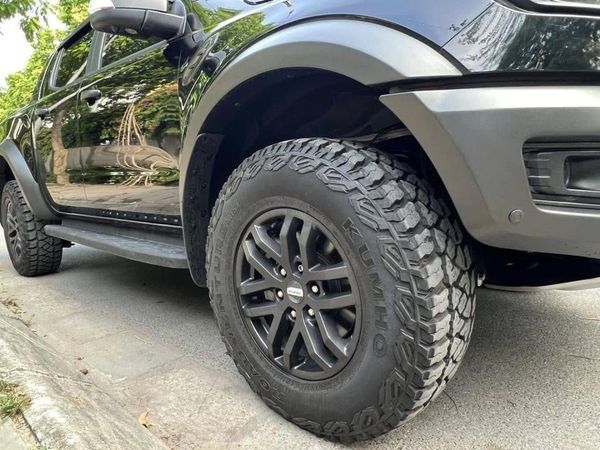 Lốp xe Kumho 265/70R17 MT51 121/118Q
