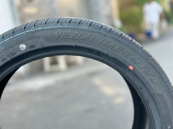 Lốp xe Kenda 235/45R19 KR205