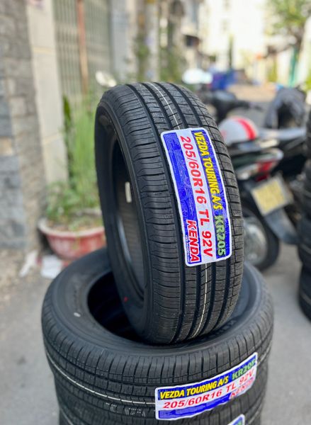Lốp xe Kenda 205/60R16 KR205