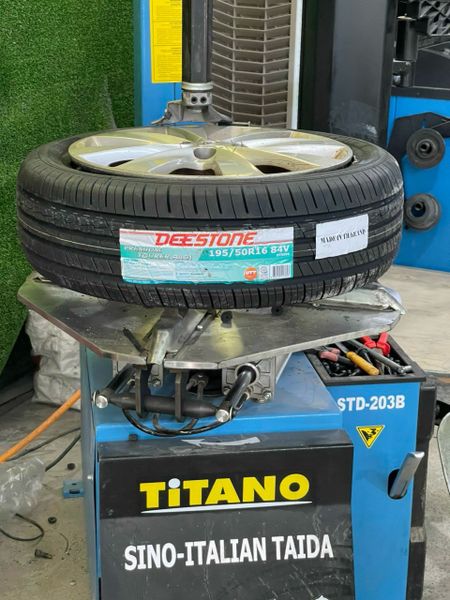 Lốp xe Deestone 195/50R16 RA01 (Thái Lan)