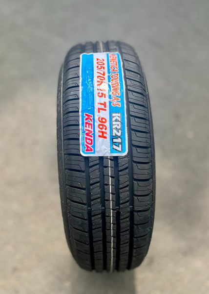 Lốp xe Kenda 205/70R15 KR217
