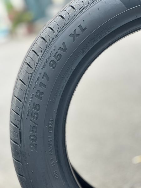 Lốp xe Kumho 205/55R17 TA31 95V