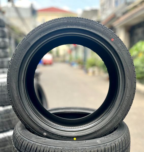 Lốp xe Kenda 245/40R18 KR400 (ZR, lốp có hiệu suất cao)