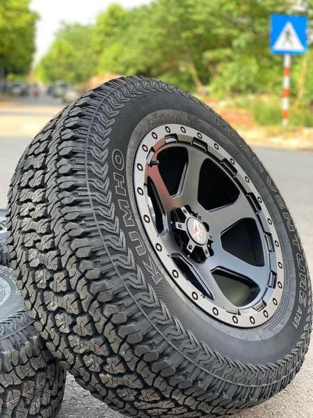 Lốp xe Kumho 265/65R17 AT51 112T