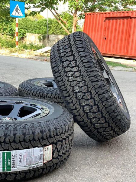 Lốp xe Kumho 265/65R17 AT51 112T