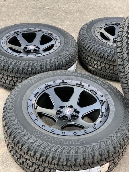 Lốp xe Kumho 265/65R17 AT51 112T