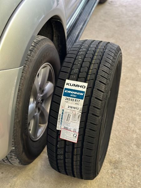 Lốp xe Kumho 265/65R17 HT51 112T