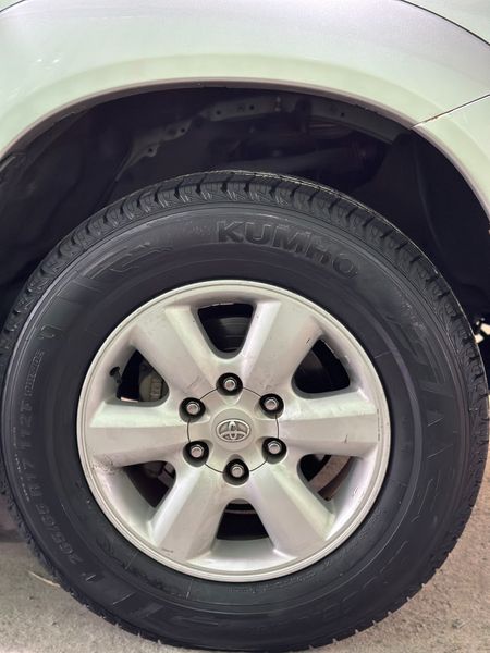 Lốp xe Kumho 265/65R17 HT51 112T