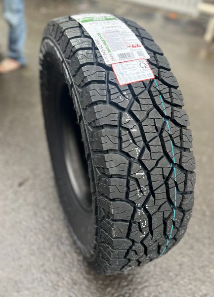 Lốp xe Kumho 245/75R16 AT52 111T