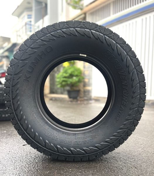 Lốp xe Kumho 245/75R16 AT52 111T