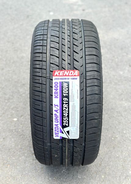 Lốp xe Kenda 255/40R19 KR400 (ZR, lốp có hiệu suất cao)