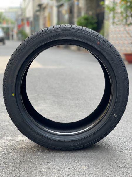 Lốp xe Kenda 245/40R17 KR400 (ZR, lốp có hiệu suất cao)