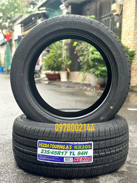 Lốp xe Kenda 235/45R17 KR205