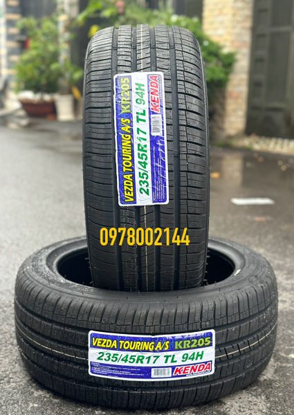 Lốp xe Kenda 235/45R17 KR205