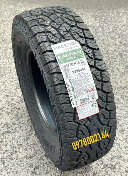 Lốp xe Kumho 245/70R16 AT52 111T