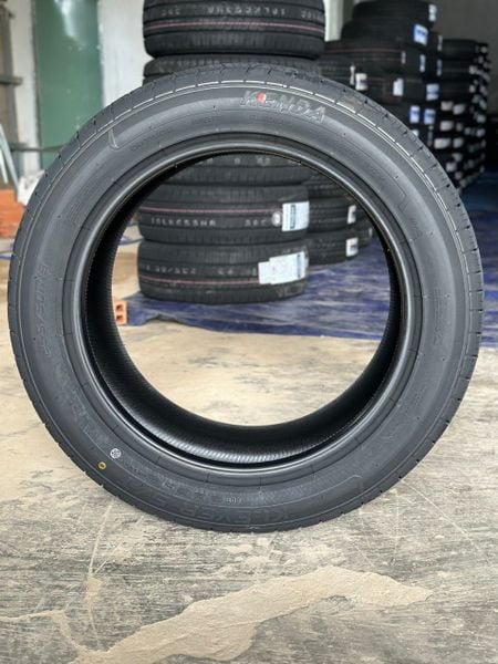 Lốp xe Kenda 255/50R19 KR52