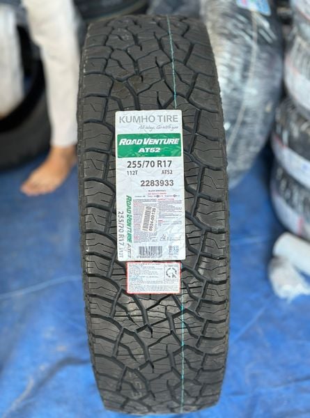 Lốp xe Kumho 255/70R17 AT52 112T