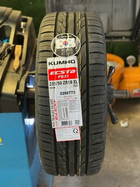 Lốp xe Kumho 235/50R18 PS31 101W