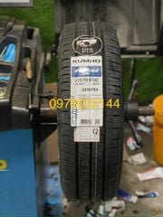 Lốp xe Kumho 215/70R15 KC53 109/107T