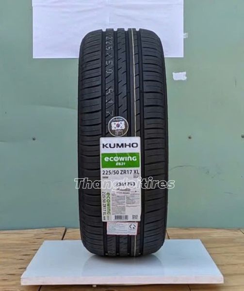 Lốp xe Kumho 225/50R17 XL 98W ES31 (ZR hiệu suất cao)