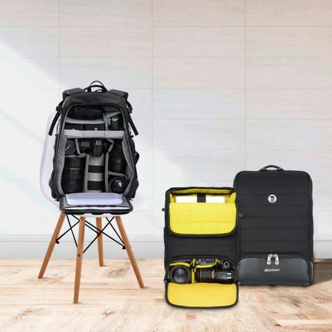  PHOTO BAGS AND BACKPACKS 