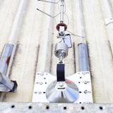  Dây cứu sinh phương ngang trên mái 