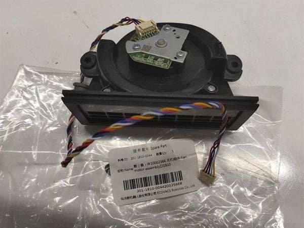 Quạt hút Deebot Ozmo 900