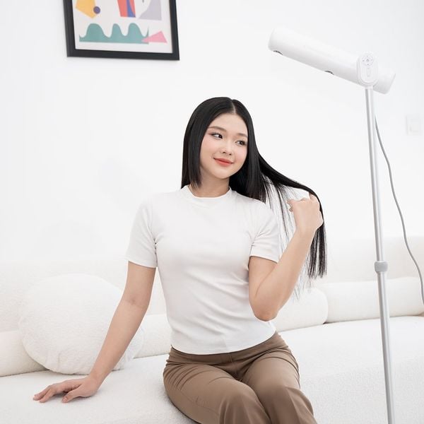 MÁY SẤY TÓC ĐỨNG VIETNAMROBOVAC A1D - 5 Mức Điều Chỉnh Nhiệt - Chăm Sóc Tóc Mềm Mại Bằng ion Âm - Điều Chỉnh Góc 180 Độ