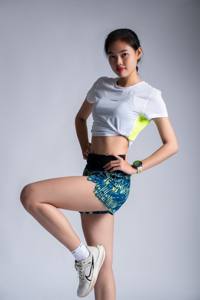 Áo Thun Thể Thao Chạy Bộ Nữ MOTIVE WM Mix Color T-Shirt - Màu Trắng