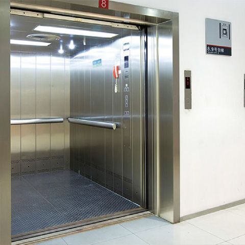  TH01 - Thang máy tải hàng Pacific SP830 - Có phòng máy nhỏ, máy kéo không hộp số 