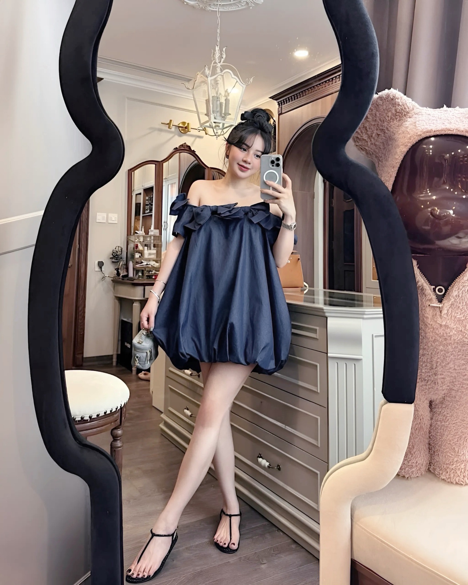  Đầm denim dáng bí bệt vai đính nơ - H28 