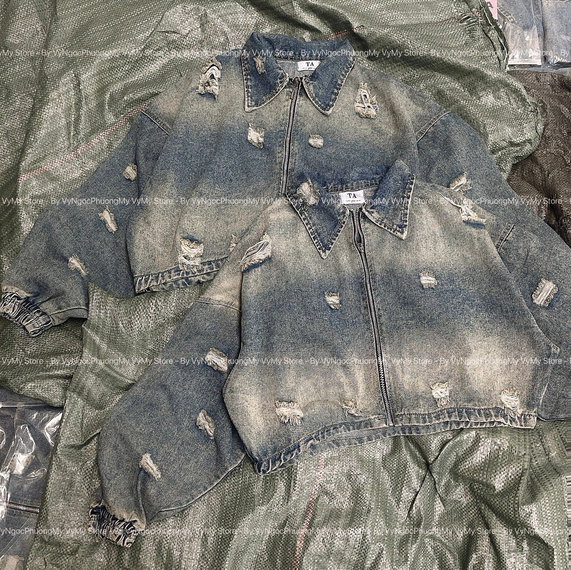  Áo khoác jean dáng lửng tay dài phối rách - H36 