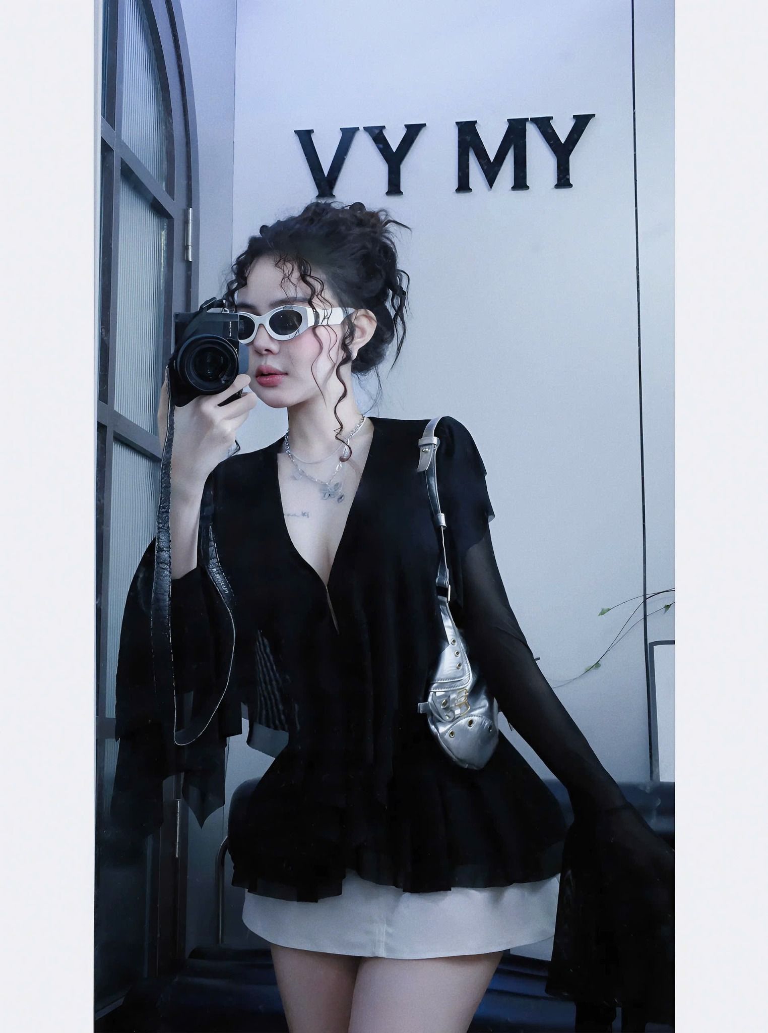  Áo lưới kiểu bèo cổ v tay loe chất co dãn - ĐEN - Z367 