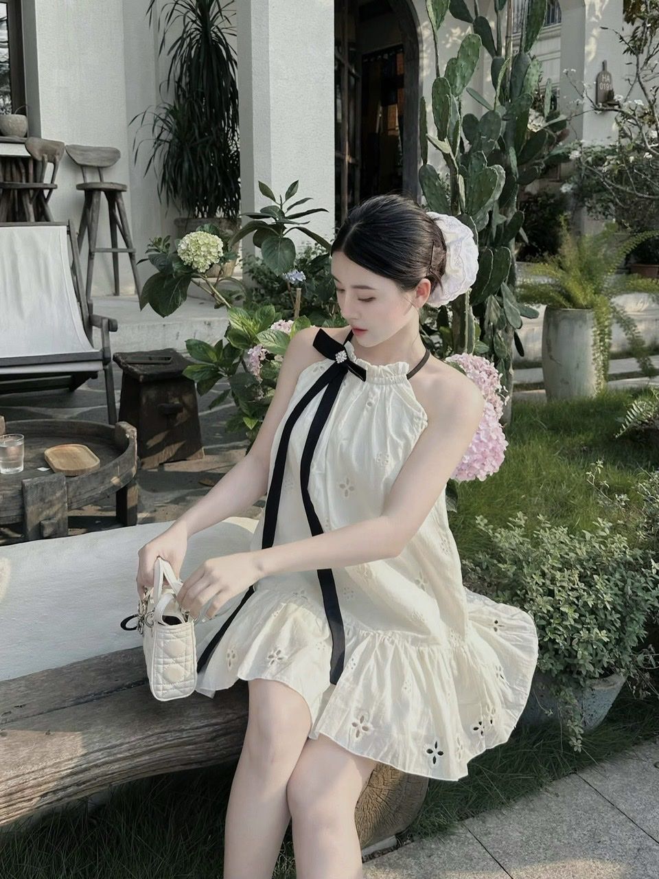  Váy yếm babydoll hoa đục lỗ đính nơ xinh xĩu - H119 - HÀNG SALE LỖ KO ĐỔI TRẢ DƯỚI MỌI HÌNH THỨC 