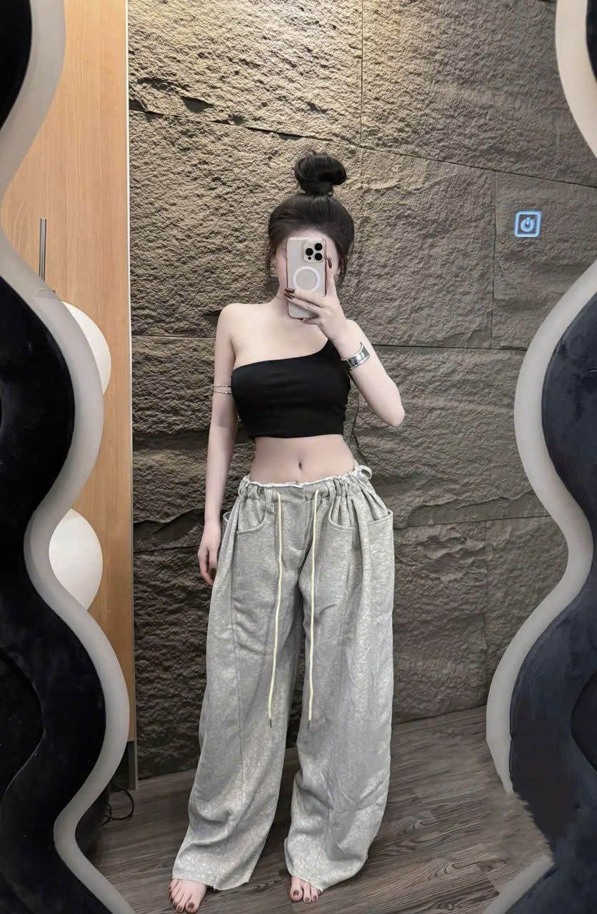  Set áo croptop chéo vai mix quần suông lưng dây rút - ĐEN - H294 