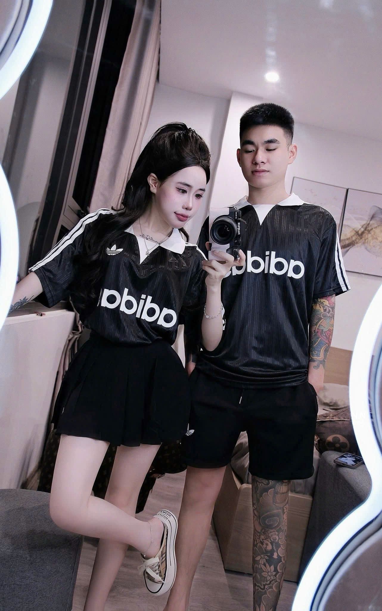  Set NỮ áo thể thao cổ polo adidas mix chân váy xếp li - ĐEN - T419 (EO S<68, M<72) 