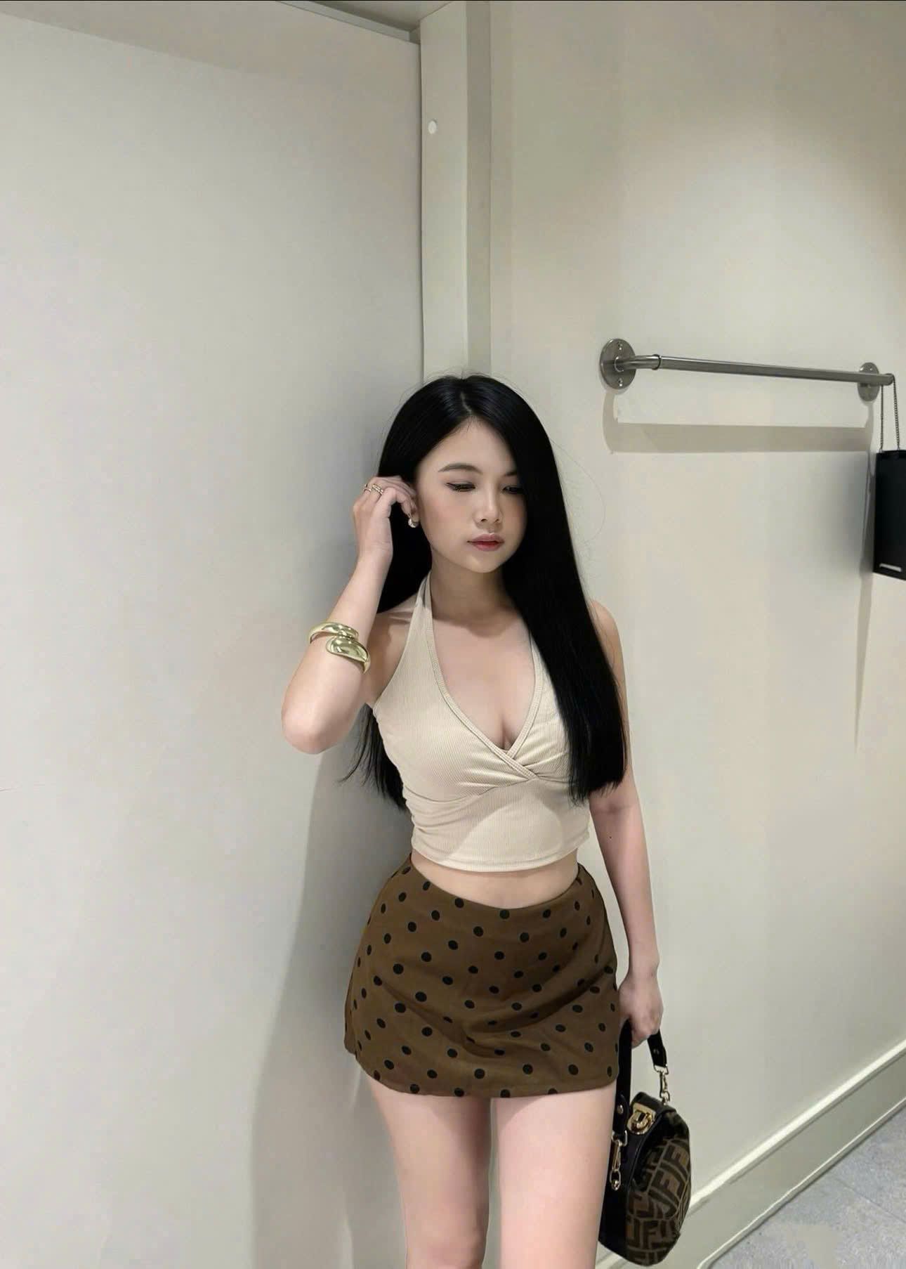  Set áo cổ yếm hở ngực mix chân váy dáng ngắn họa tiết chấm bi - NÂU - T475 (eo S<68, M<72) 