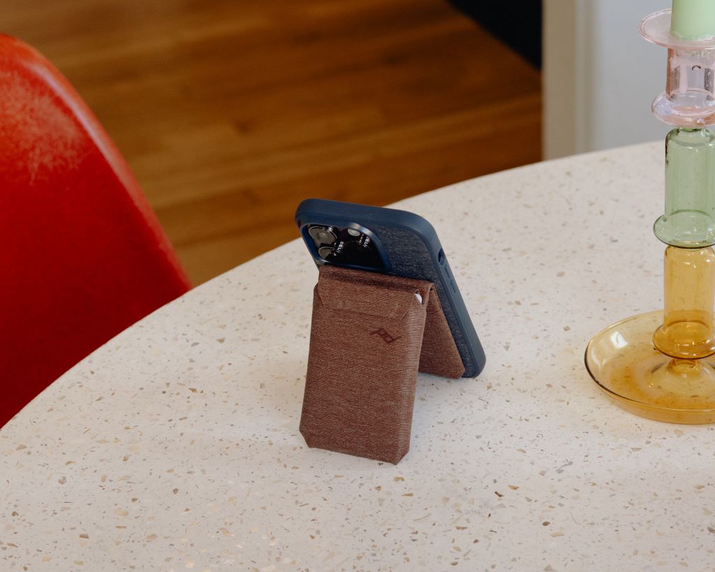 Ví gắn ốp lưng Peak Design Wallet Stand