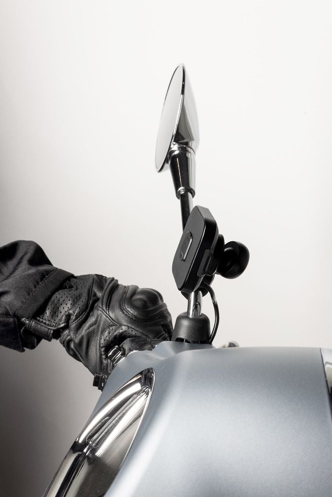 Ngàm Motor Peak Design Mirror Mount Charging (gắn kính xe máy)