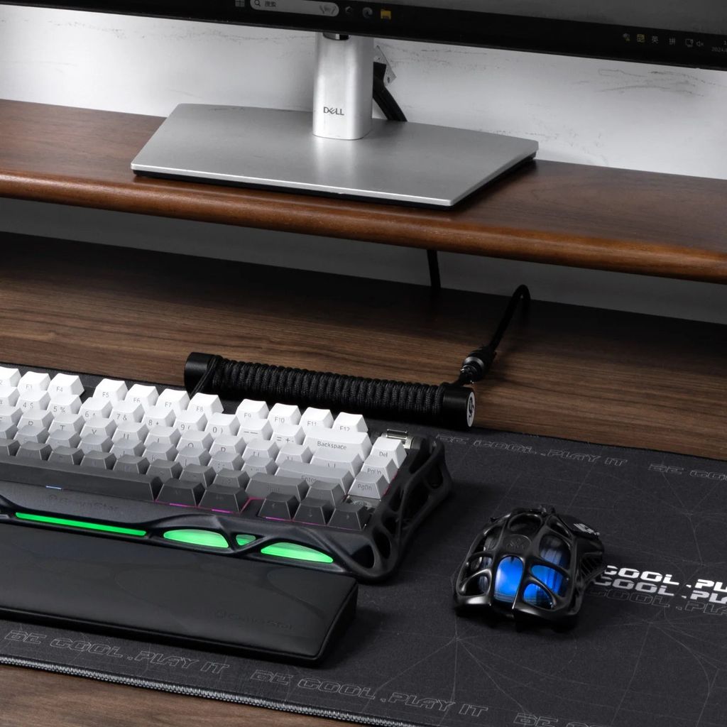 Cáp USB Dạng Xoắn GravaStar Coiled Aviator