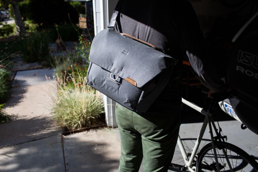 Túi Peak Design Everyday  Messenger 13L V2
