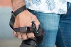 Dây deo máy ảnh Peak Design Cuff