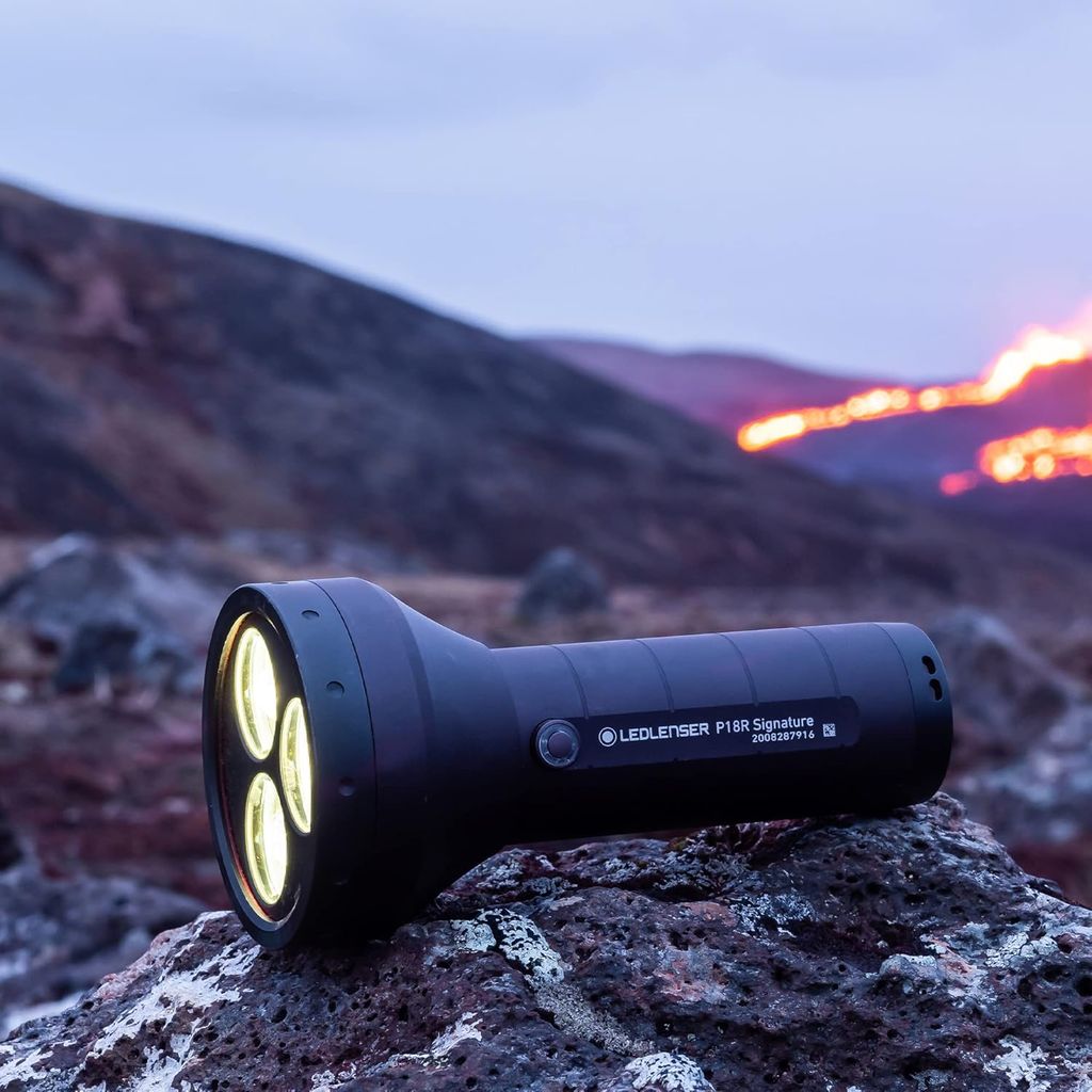 Đèn pin Ledlenser P18R Signature