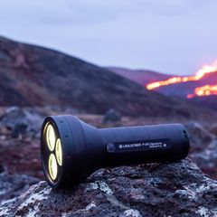 Đèn pin Ledlenser P18R Signature