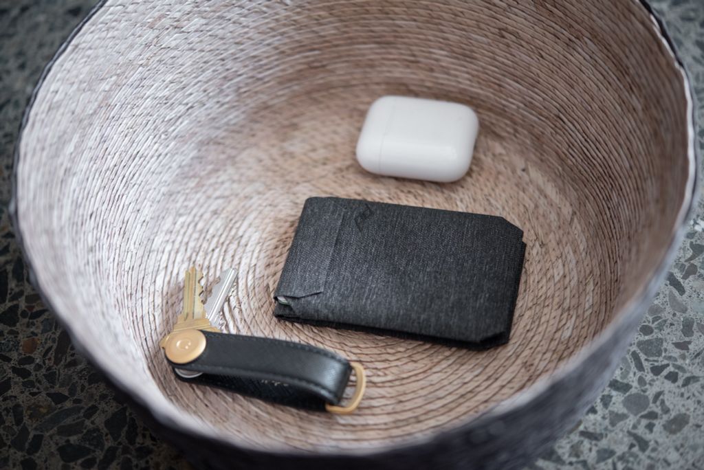 Ví gắn ốp lưng Peak Design Wallet Stand