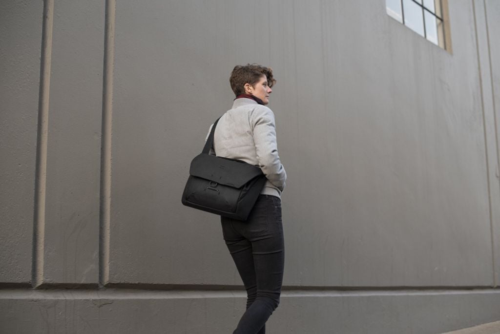 Túi Peak Design Everyday  Messenger 13L V2